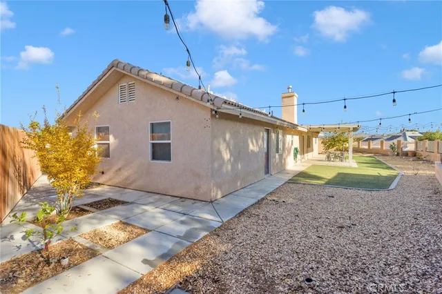 $435,000 | 14665 Echo Lane, Helendale, CA 92342