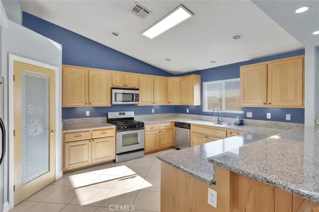 $435,000 | 14665 Echo Lane, Helendale, CA 92342