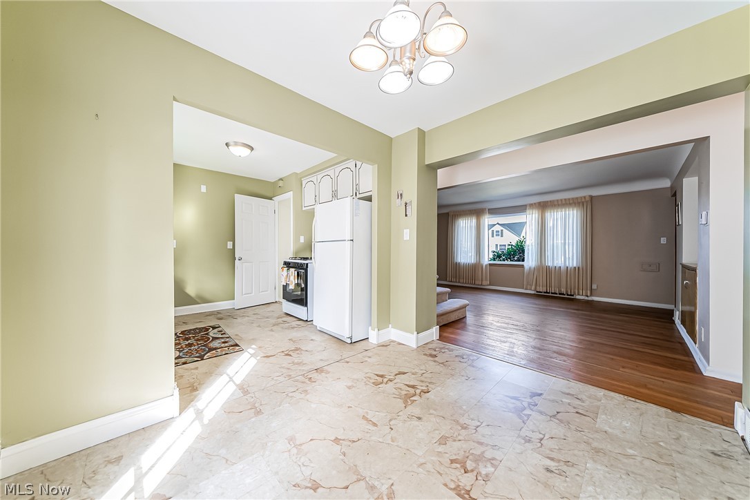 30022 Warren Road Wickliffe, OH 44092 - Photo 8 of 33 Dining Room