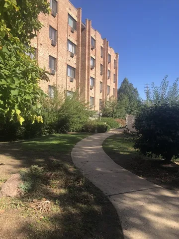 $1,600 | 5358 North Cumberland Avenue, Unit 413, Chicago, IL 60656