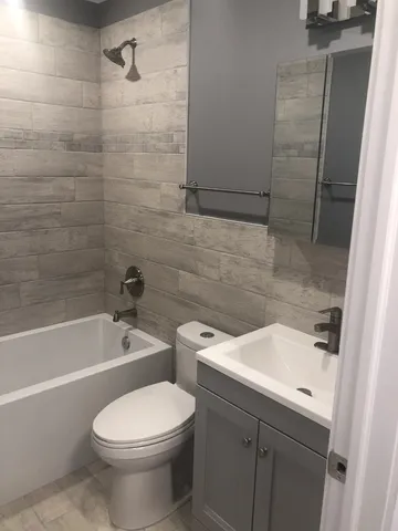 $1,600 | 5358 North Cumberland Avenue, Unit 413, Chicago, IL 60656