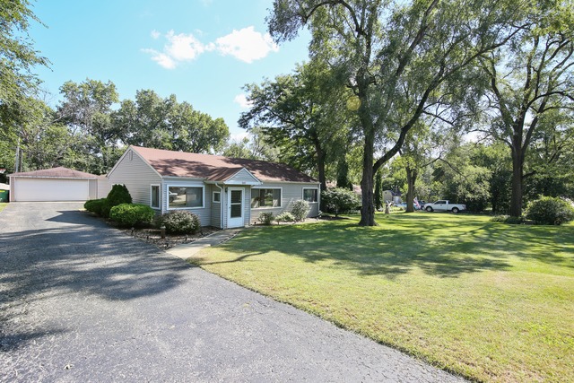 1005 Highmoor Road Lombard, IL 60148 - Photo 1 of 10