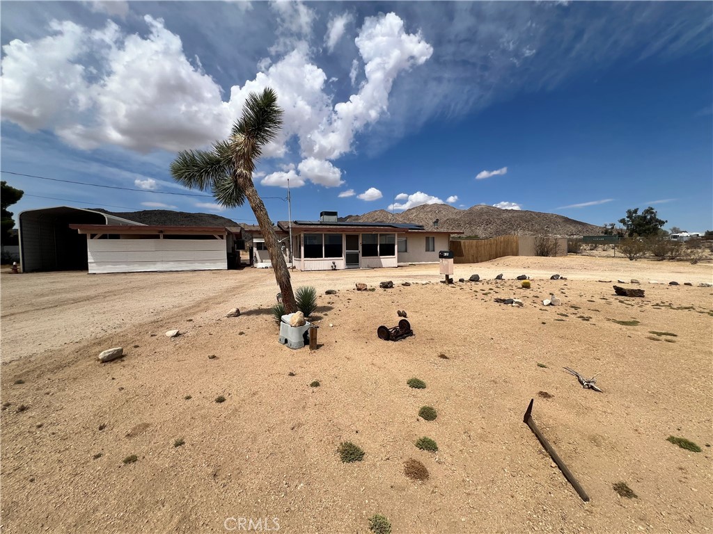 4828 Wren Road Joshua Tree, CA 92252 - Photo 1 of 36 Gallery Image 1