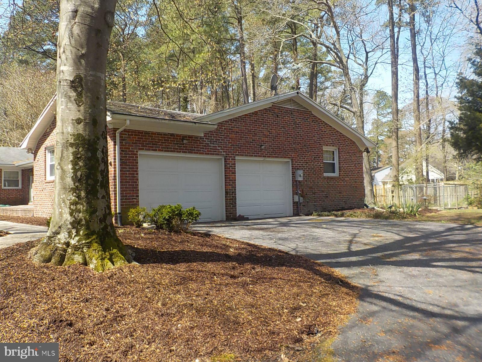 613 Twin Tree Road Salisbury, MD 21801 - Photo 31 of 35 Garage