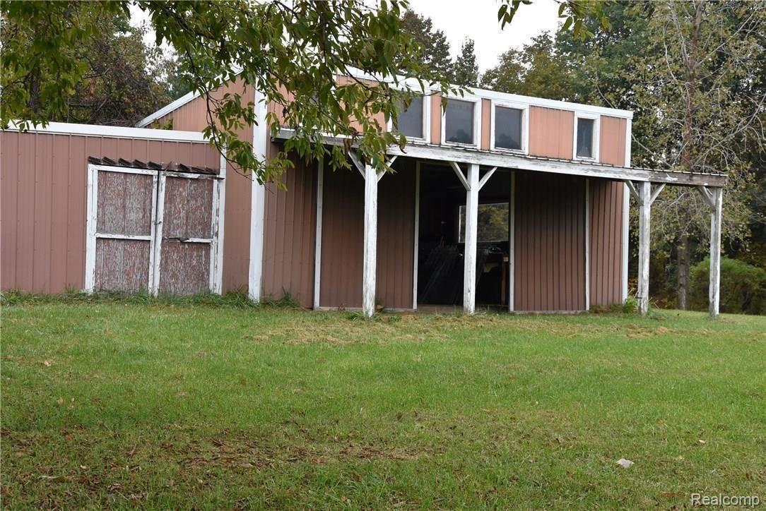 634 South Maple Leaf Road Lapeer, MI 48446 - Photo 25 of 37 WES_1203.JPG