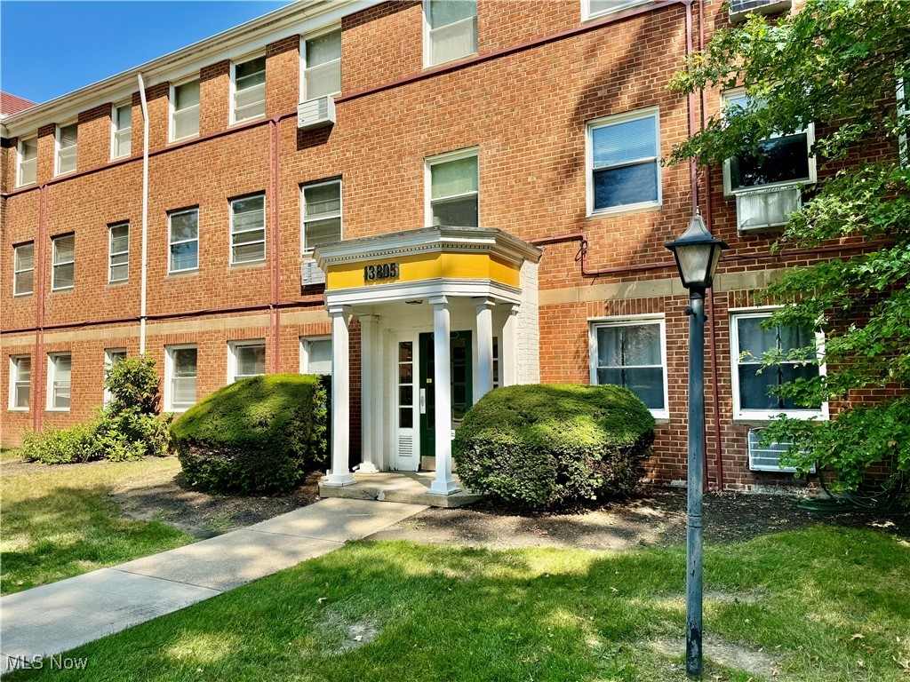 13805 Cedar Road, Unit 103C Cleveland, OH 44118 - Photo 16 of 18 View of building exterior