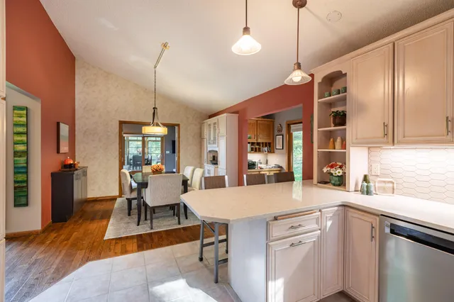 $670,000 | 7030 Birchwood Drive, La Crescent, MN 55947