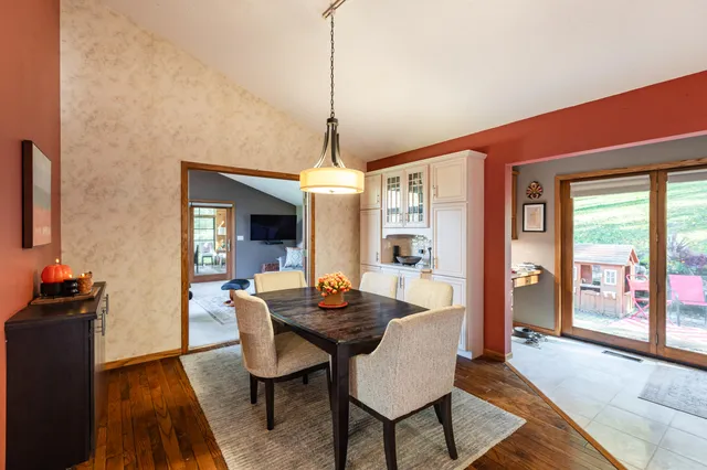 $670,000 | 7030 Birchwood Drive, La Crescent, MN 55947