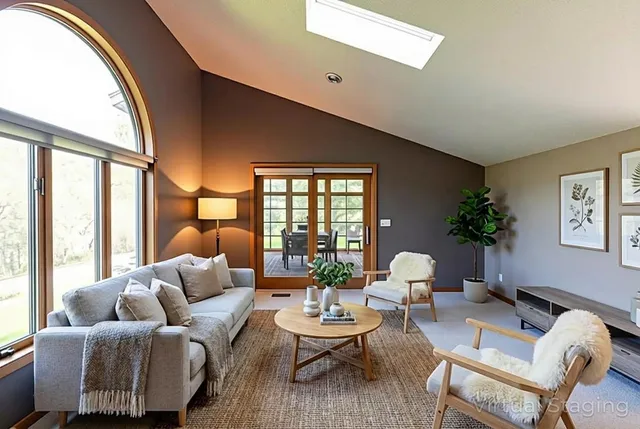 $655,000 | 7030 Birchwood Drive, La Crescent, MN 55947