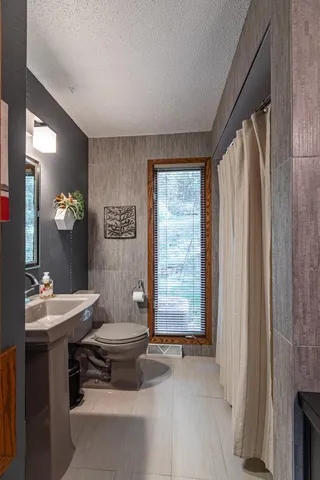 $655,000 | 7030 Birchwood Drive, La Crescent, MN 55947