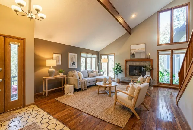 $655,000 | 7030 Birchwood Drive, La Crescent, MN 55947