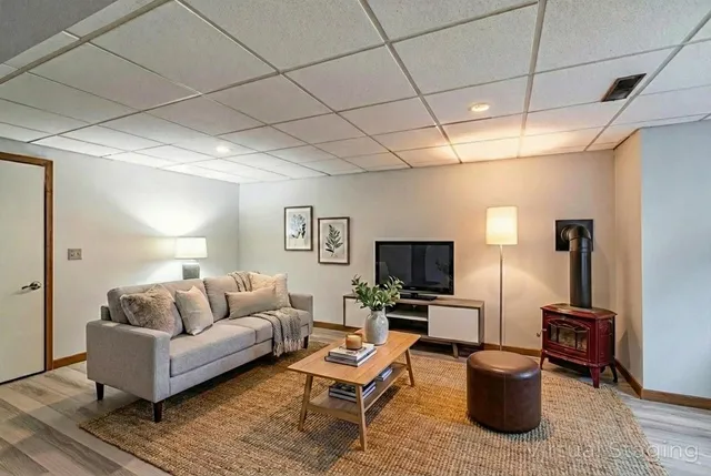 $655,000 | 7030 Birchwood Drive, La Crescent, MN 55947