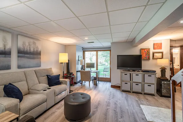 $670,000 | 7030 Birchwood Drive, La Crescent, MN 55947