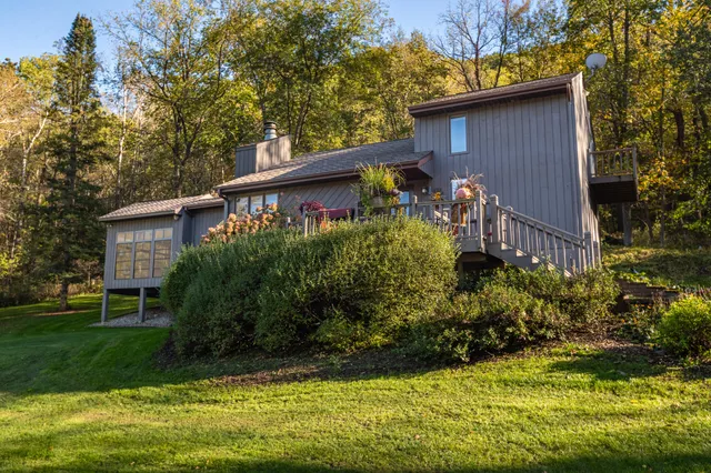 $655,000 | 7030 Birchwood Drive, La Crescent, MN 55947