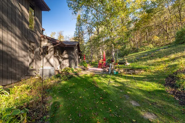 $670,000 | 7030 Birchwood Drive, La Crescent, MN 55947