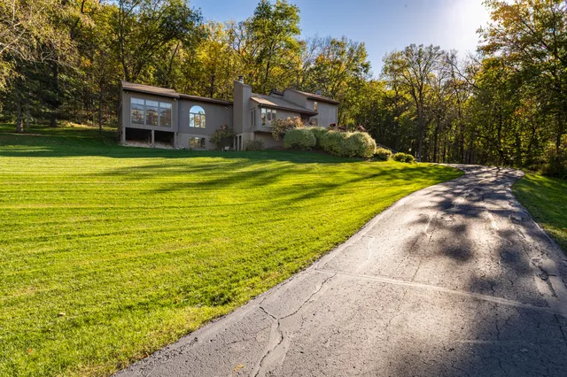 $655,000 | 7030 Birchwood Drive, La Crescent, MN 55947