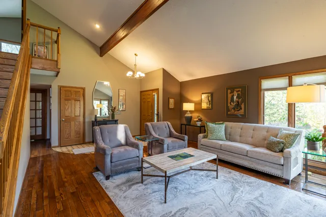 $670,000 | 7030 Birchwood Drive, La Crescent, MN 55947