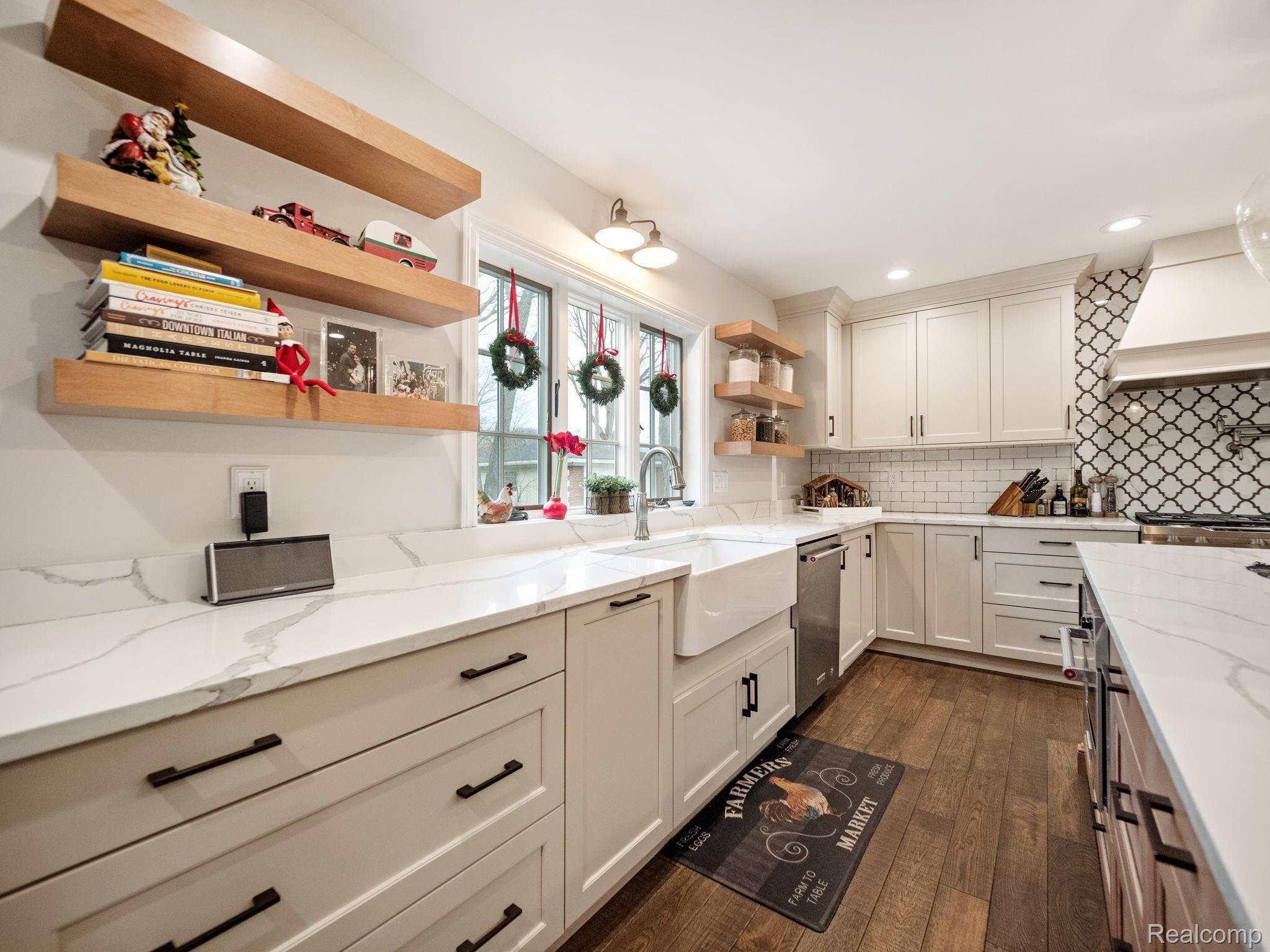 861 Washington Road Grosse Pointe, MI 48230 - Photo 14 of 46 Kitchen 6.jpg