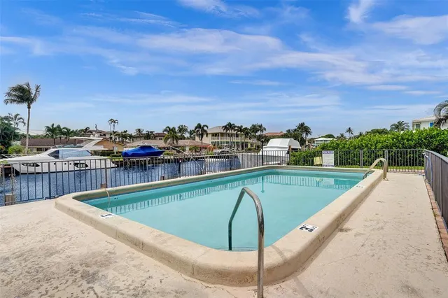 $395,000 | 2500 Northeast 36th Street, Unit 8, Lighthouse Point, FL 33064