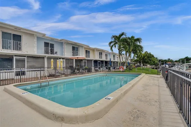 $395,000 | 2500 Northeast 36th Street, Unit 8, Lighthouse Point, FL 33064
