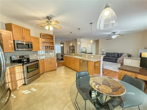 $389,900 | 1902 Walton Bend, Maryville, MO 64468