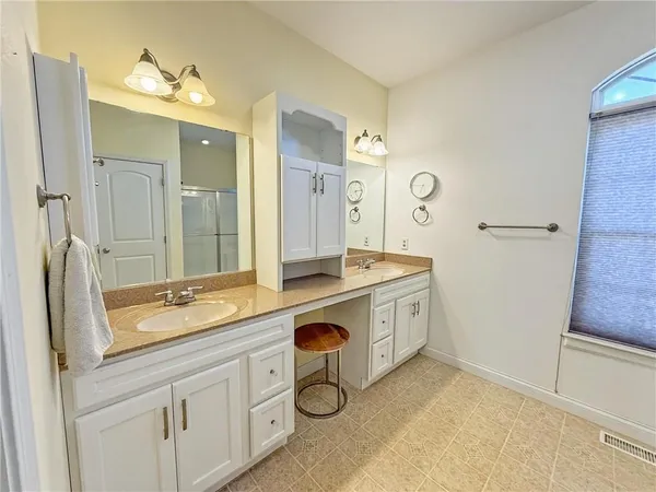 $389,900 | 1902 Walton Bend, Maryville, MO 64468