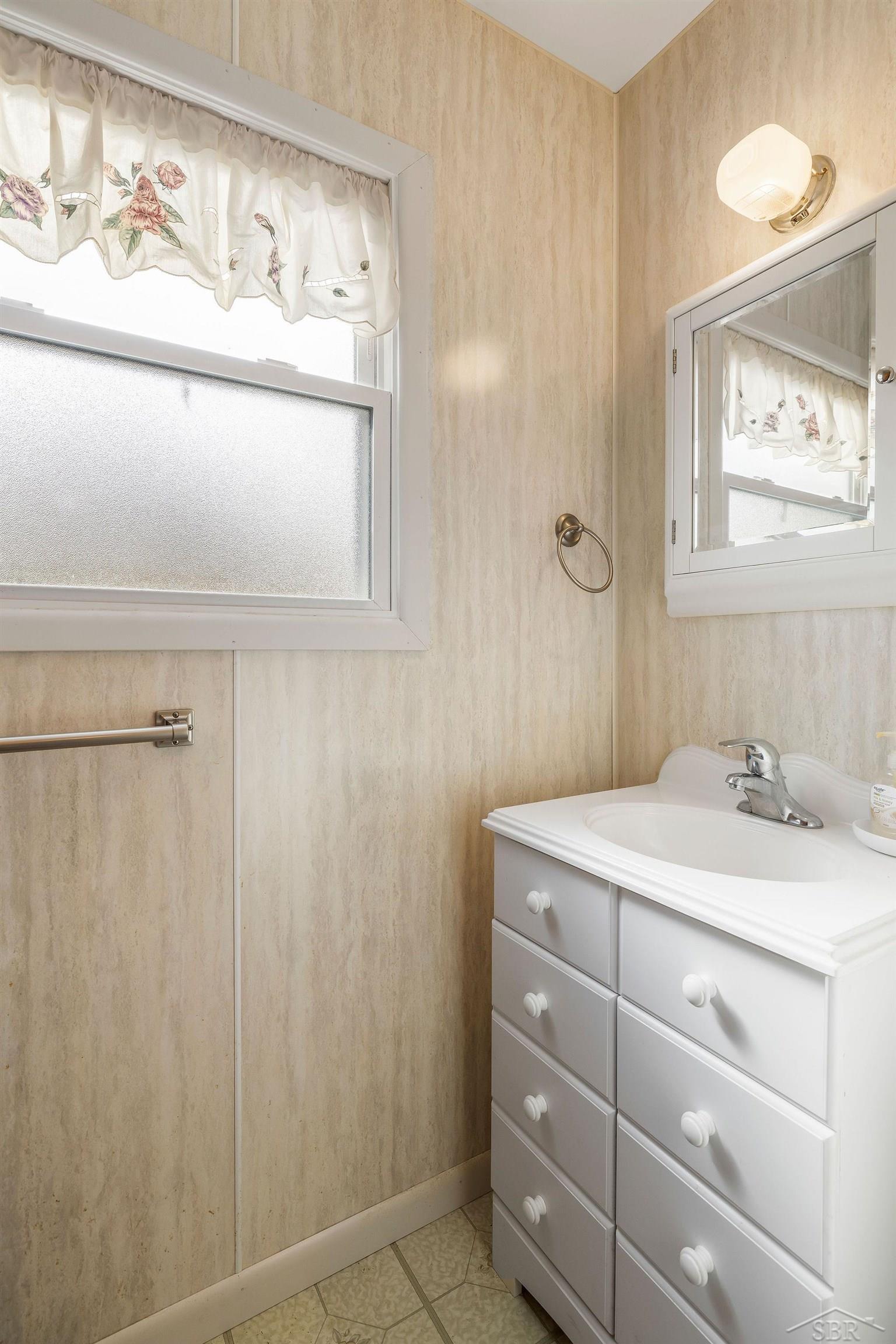 2302 East Freeland Road Midland, MI 48640 - Photo 10 of 48 Half Bath
