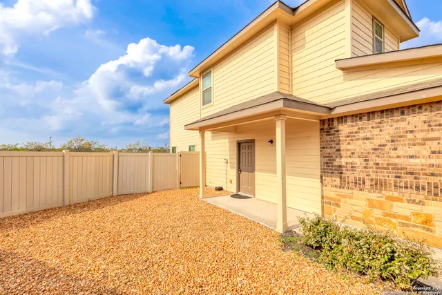 $1,750 | 5507 Haven Springs, Unit 1, Converse, TX 78109