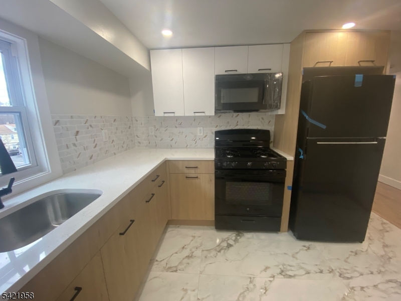 323 Rutherford Avenue, Unit 3 Franklin, NJ 07416 - Photo 3 of 7