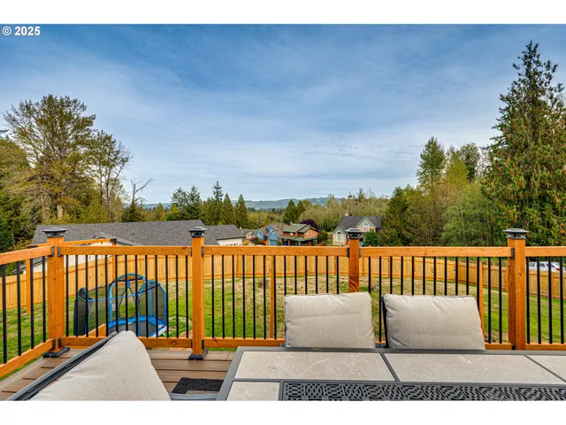 $474,900 | 3632 Columbia Heights Road, Longview, WA 98632