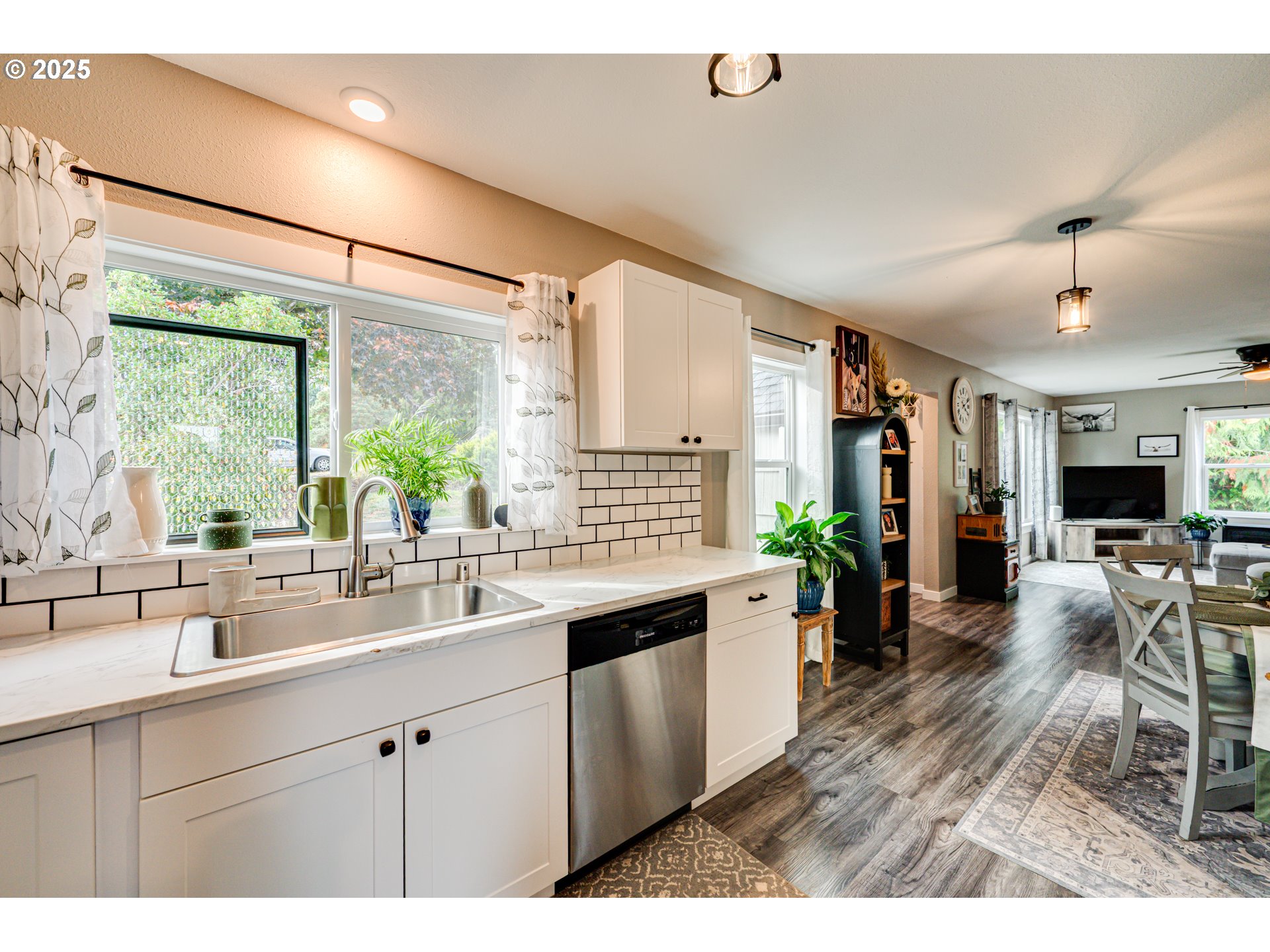 3632 Columbia Heights Road Longview, WA 98632 - Photo 4 of 31