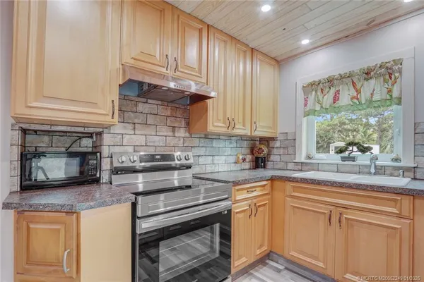 $3,200 | 64 Northeast Acacia Trail, Jensen Beach, FL 34957