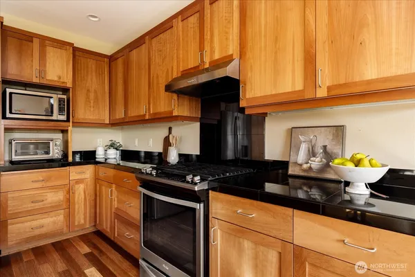 $1,185,000 | 650 North Skymeadow Drive, Coupeville, WA 98239
