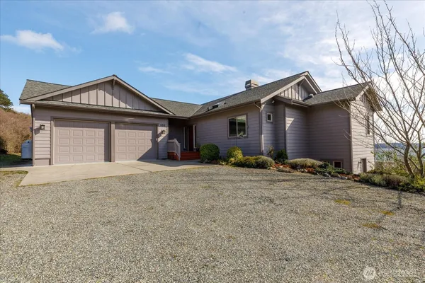 $1,185,000 | 650 North Skymeadow Drive, Coupeville, WA 98239