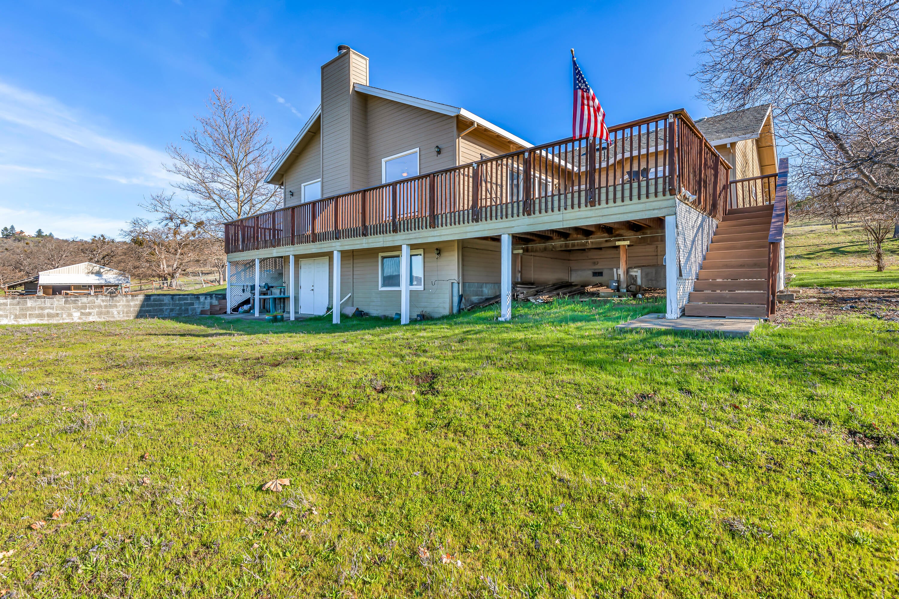 924 West Linn Road Eagle Point, OR 97524 - Photo 7 of 58 9R9A5256