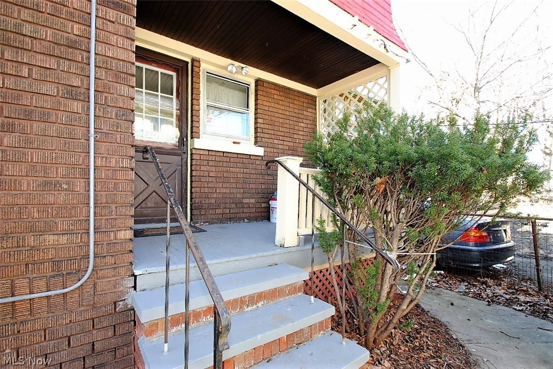 879 Herrick Road Cleveland, OH 44108 - Photo 28 of 29 Gallery Image 28