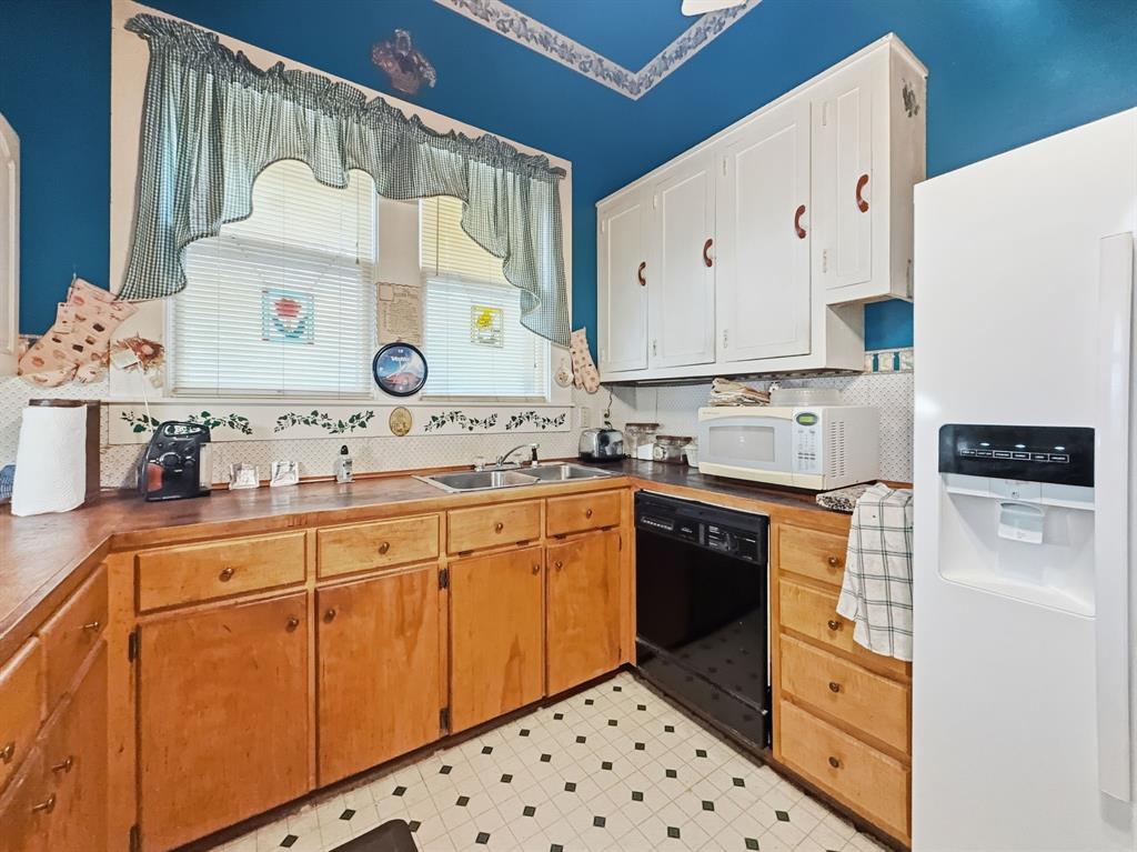 802 East Main Street Hamilton, TX 76531 - Photo 5 of 21