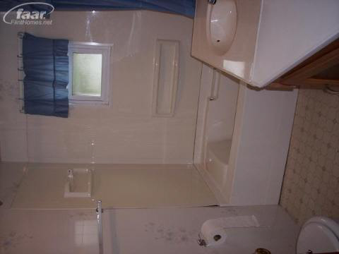 2314 North Center Road Burton, MI 48509 - Photo 9 of 12 20114258-8.JPG
