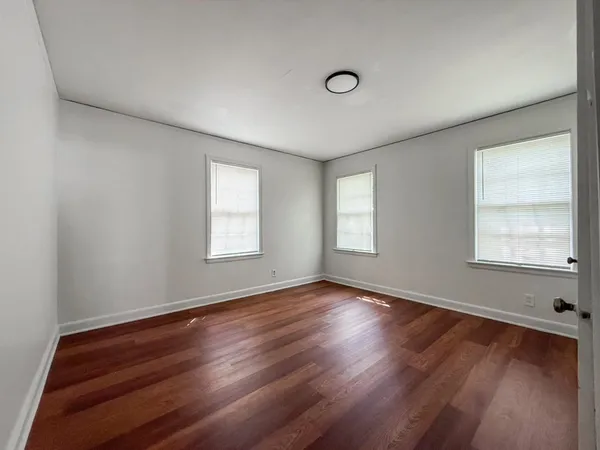 $900 | 3443 Douglass Avenue, Memphis, TN 38111