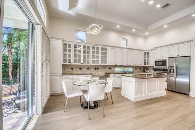 $1,999,000 | 61 Laguna Drive, Palm Beach Gardens, FL 33418