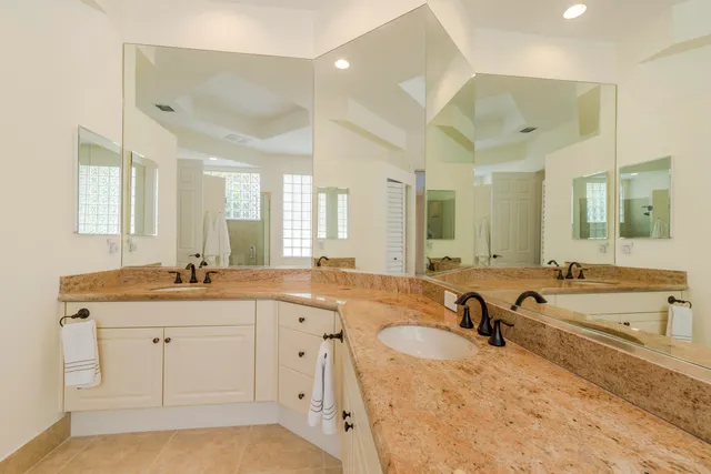 $1,999,000 | 61 Laguna Drive, Palm Beach Gardens, FL 33418