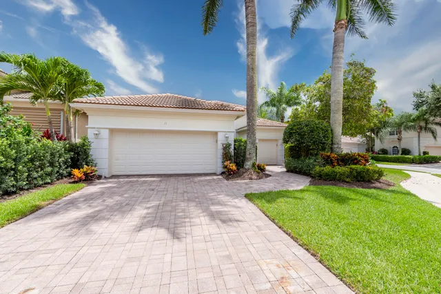 $1,999,000 | 61 Laguna Drive, Palm Beach Gardens, FL 33418