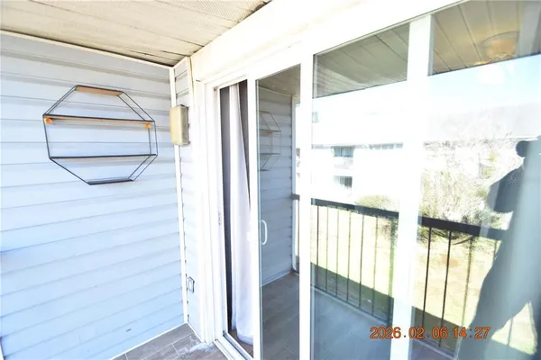 $1,595 | 5052 Terrace Club Lane, Unit 201, Tampa, FL 33617