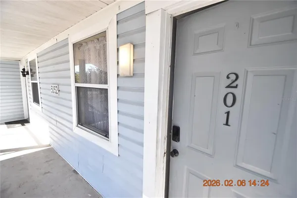 $1,595 | 5052 Terrace Club Lane, Unit 201, Tampa, FL 33617