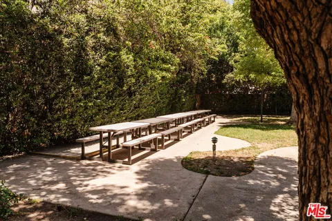 $629,000 | 15023 Sherman Way, Unit E, Van Nuys, CA 91405