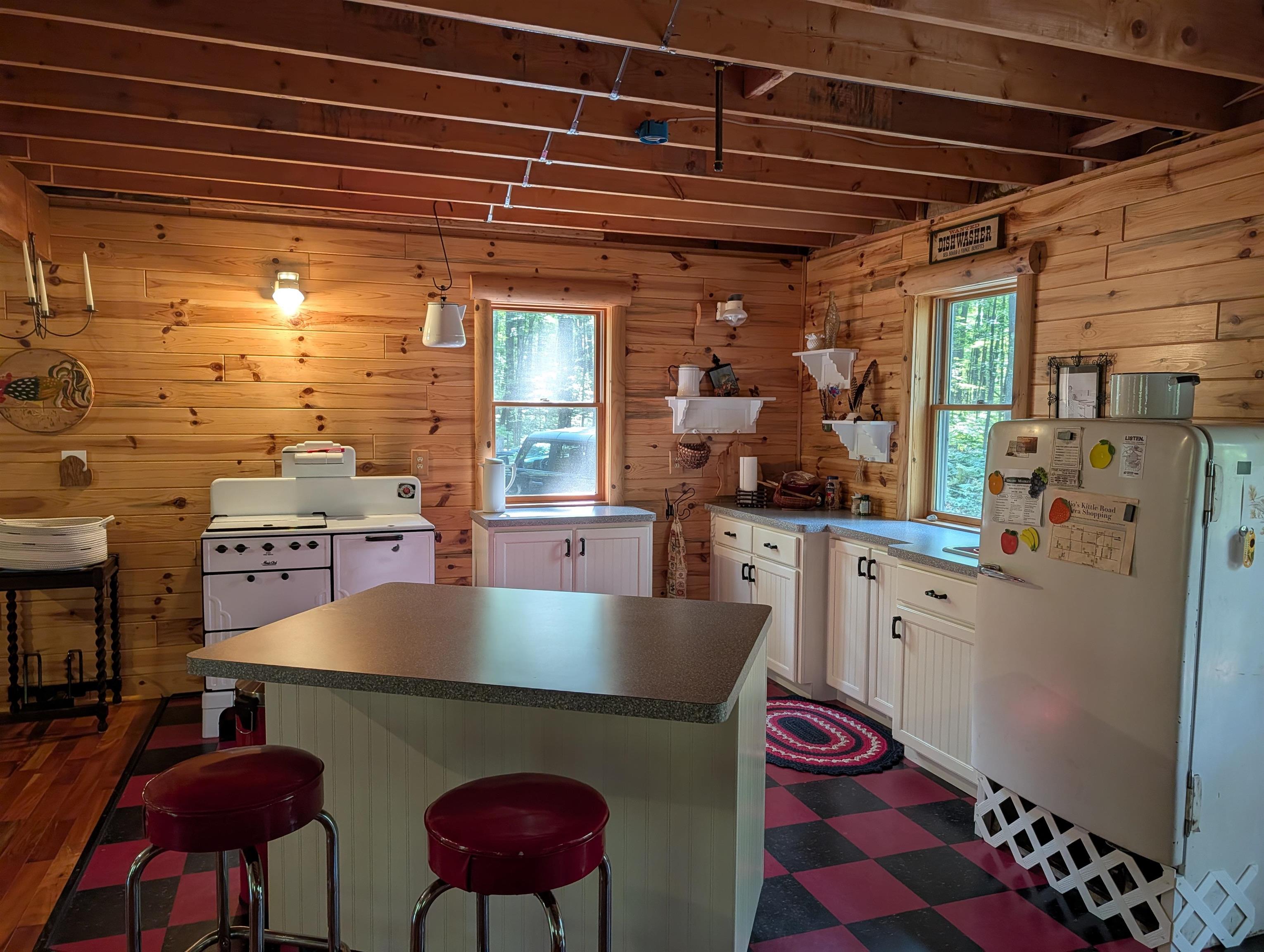870 South Ross Road Barton City, MI 48705 - Photo 8 of 21 1950008-d66c0e3b-456e-431b-adc9-672d85be06ff.JPG