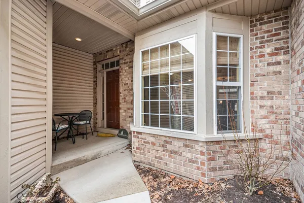 $414,900 | 63 Oak Creek Court, North Aurora, IL 60542