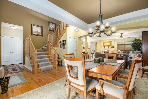 $414,900 | 63 Oak Creek Court, North Aurora, IL 60542