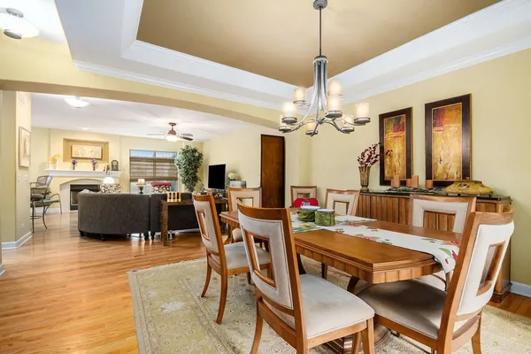 $414,900 | 63 Oak Creek Court, North Aurora, IL 60542