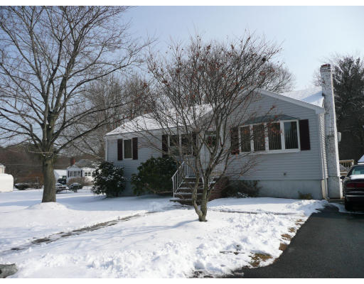 4 Sachem Road Woburn, MA 01801 - Photo 1 of 12